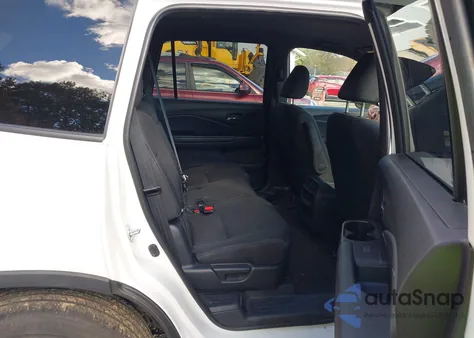 2021 Honda Passport Awd Sport z USA, uszkodzony, nr VIN 5FNYF8H29MB009454